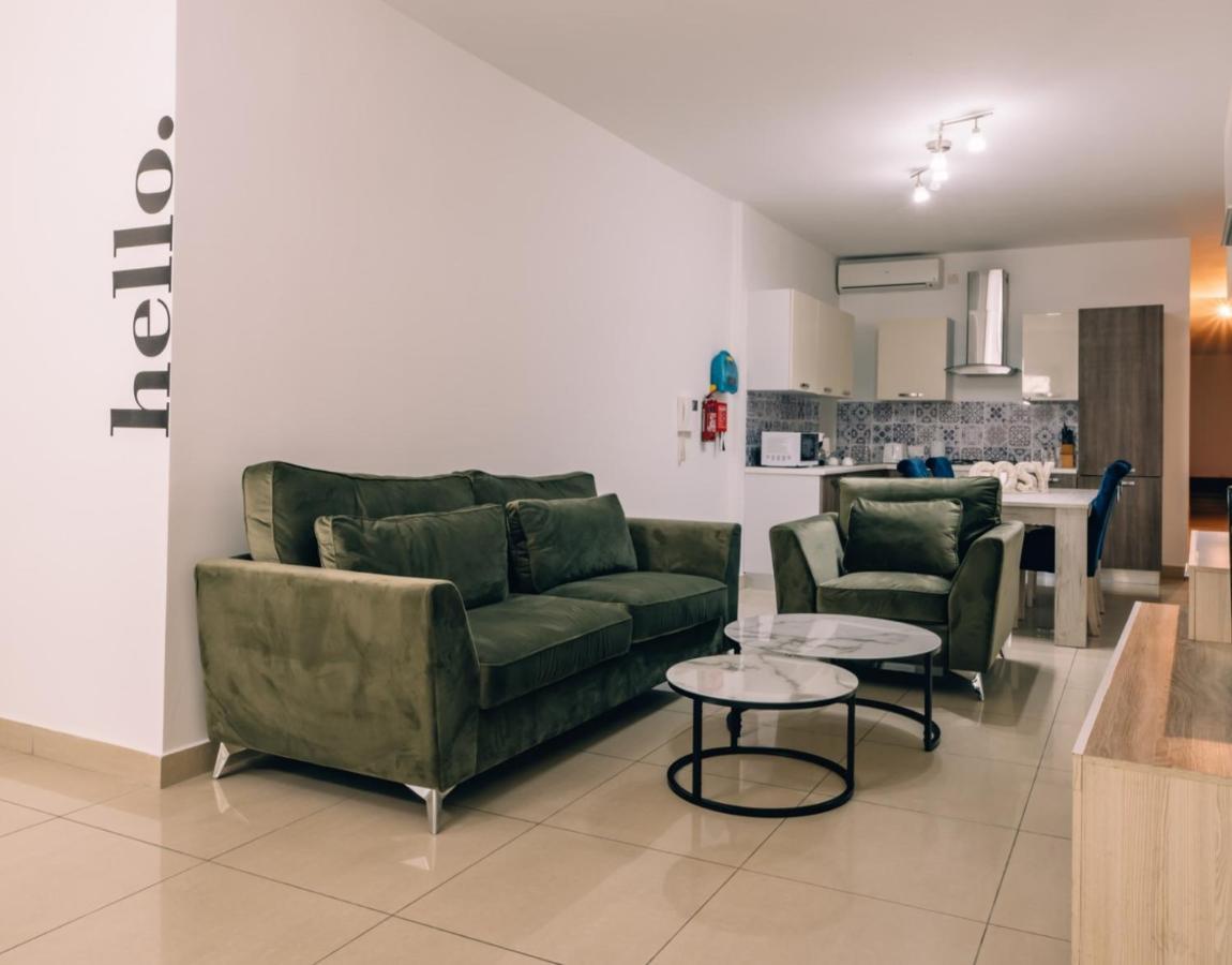 Crimson Court Apartment *