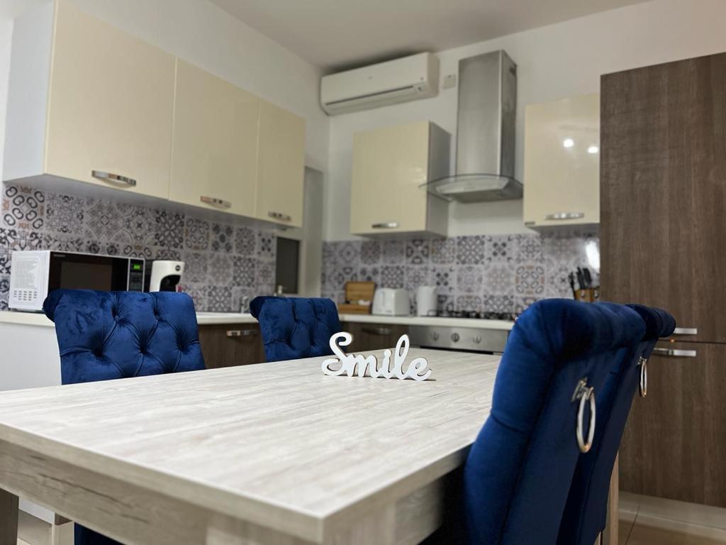 Crimson Court * Is-Swieqi