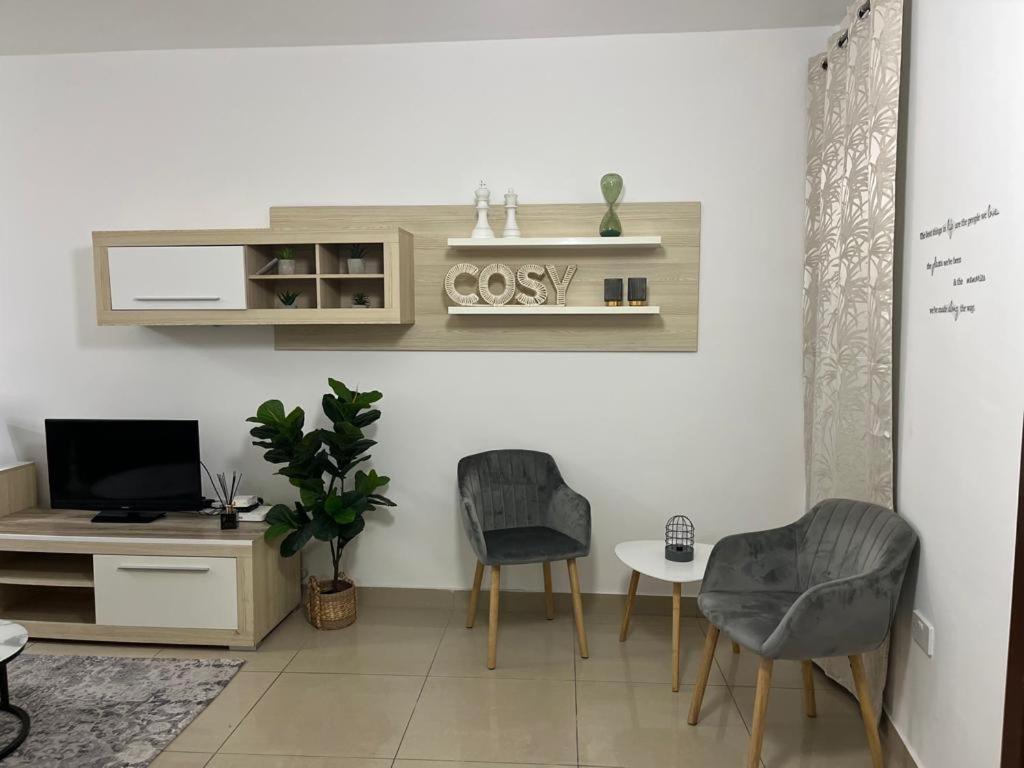 Crimson Court Apartment *