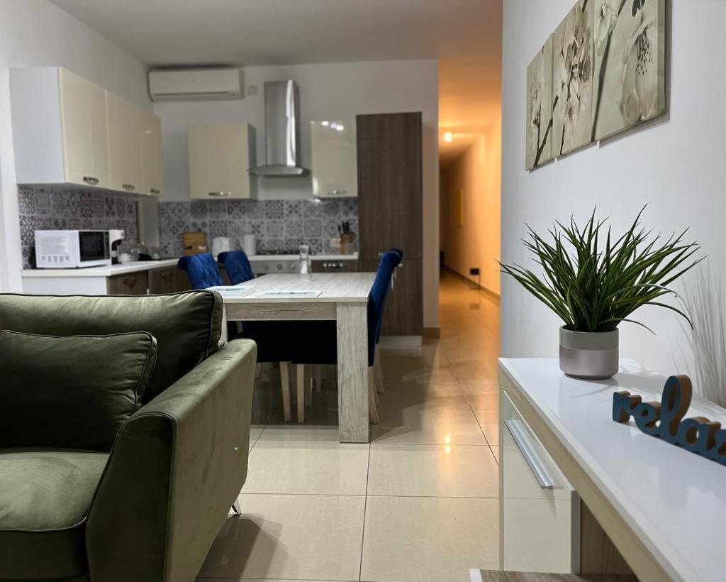 Crimson Court Apartment